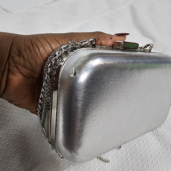 Call It Spring Farniastate Encrusted Fringe Silver Clutch Purse - NWT - Picture 9 of 10